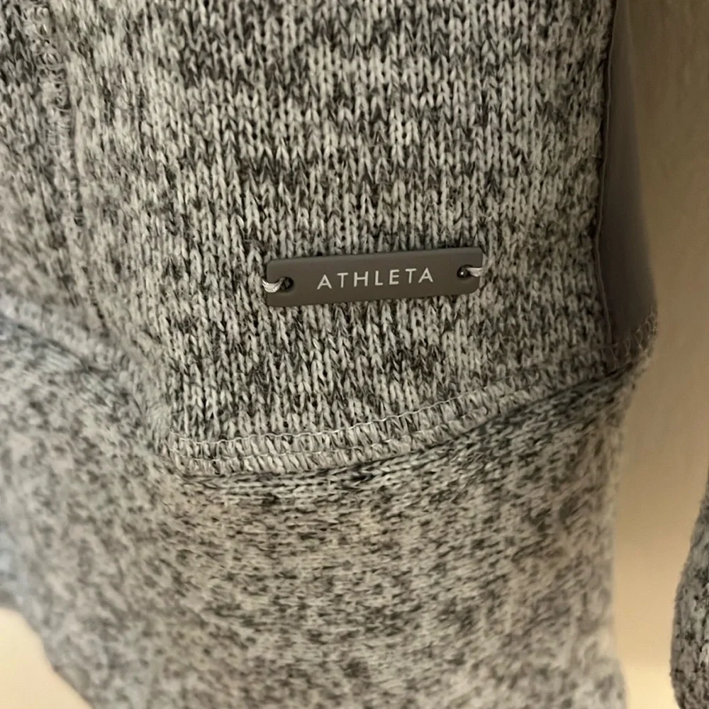 Athleta hoodie jacket sweater woman’s size XS gray full zip warmth athleisure